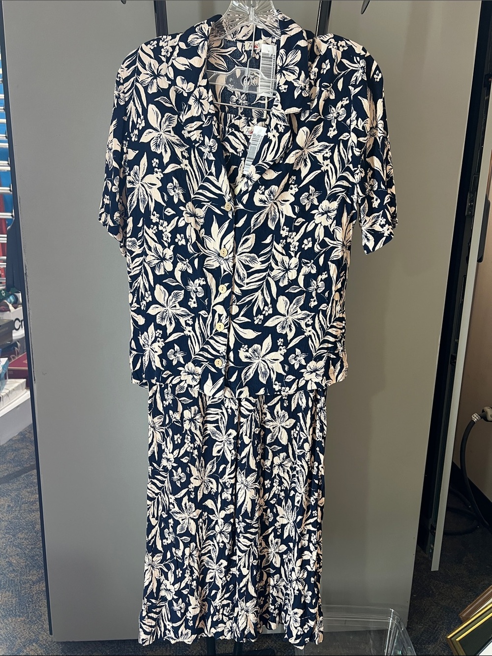Faherty Navy and White Floral Short-Sleeve Button Jumpsuit 2 pc set
